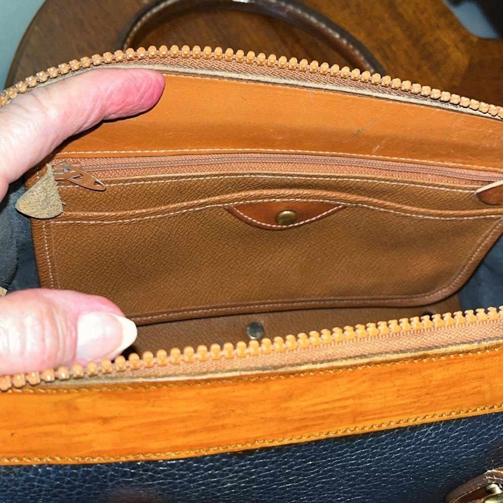 Dooney & Bourke Vintage  All Weather leather   Matches black or navy /brown trim - Picture 16 of 16